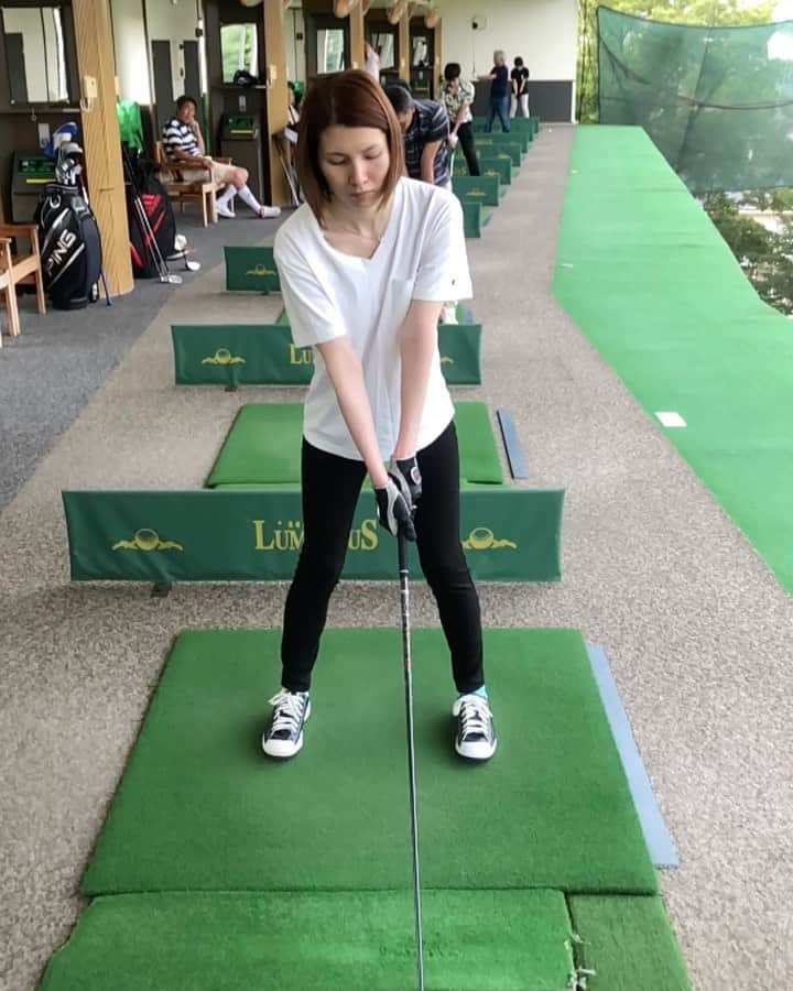 のインスタグラム：「ゴルフ練習⛳️﻿ Golf lesson.🏌️‍♀️﻿ ﻿ 1W✨ ﻿ ﻿ 雨と暑さで練習行けてない😢﻿ 今週は行こっと🏌️‍♀️﻿ ﻿ ﻿ ﻿ ﻿ #ゴルフ﻿ #ゴルフ女子﻿ #ゴルフスイング﻿ #ゴルフ練習﻿ ﻿ ﻿ #japan #sports #golf #aichi  #lesson #instagood #instadaily #love #me #y_n_yumi #yuminakata﻿ #日本 #愛知 #名古屋 #豊田市 #中田有美 #スポーツ #スポーツ女子 #スポーツ女子クラブ」