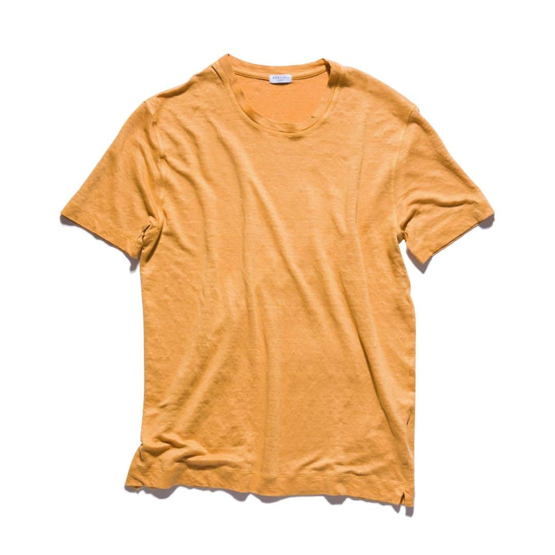 ボリオリさんのインスタグラム写真 - (ボリオリInstagram)「.⁣ Short-sleeved T-shirt crafted from pure slub linen jersey with a soft, cozy texture. Yellow ocher shades.⁣ .⁣ .⁣ .⁣ #tshirt #summer2020 #boglioliofficial #linenfabric #lino #tintoincapo #garmentdye #craftsmanship #madeinitaly #menstshirt #casualstyle」7月23日 0時50分 - boglioliofficial