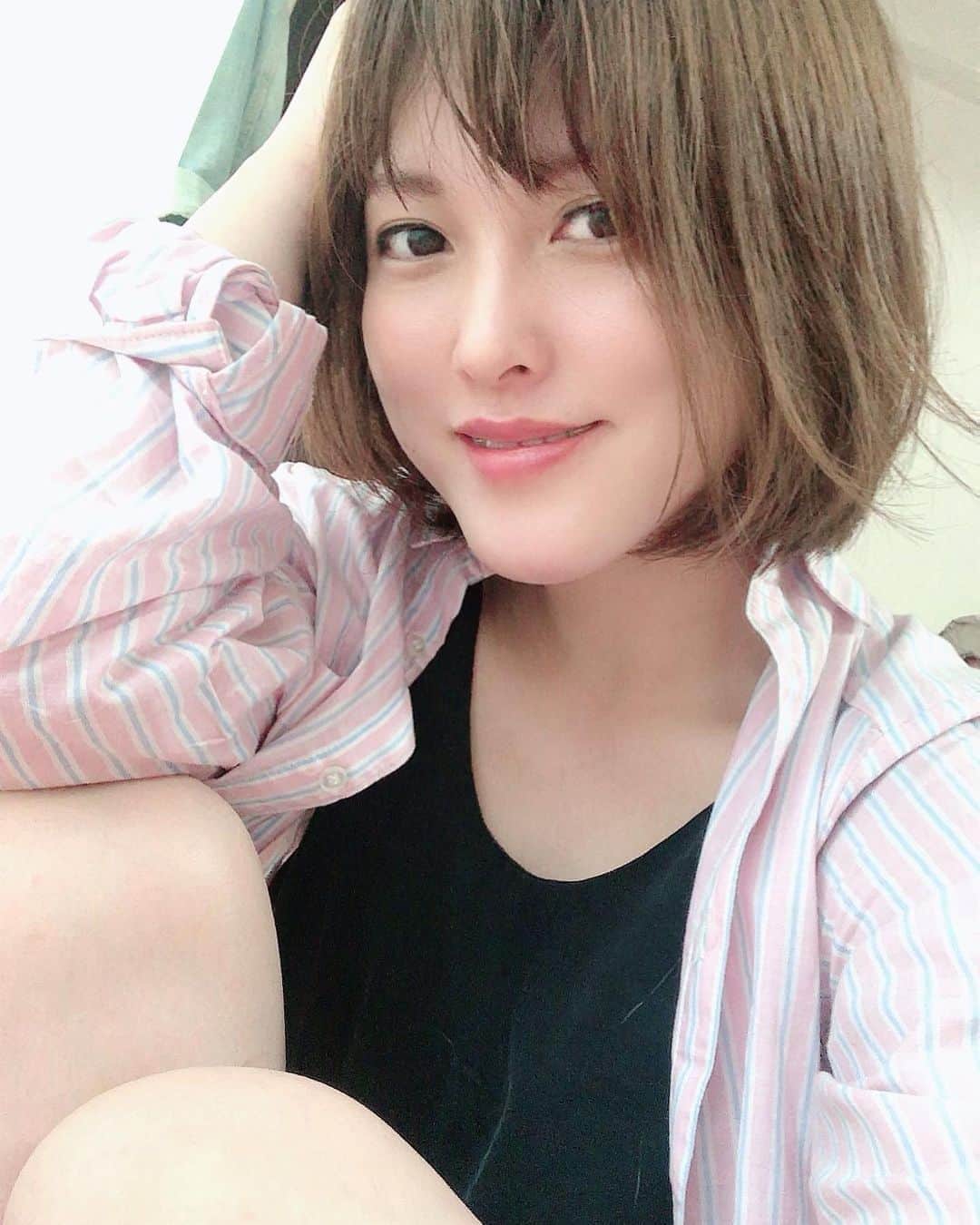 可愛ゆりあさんのインスタグラム写真 - (可愛ゆりあInstagram)「おはよう😊✋  朝から撮影タイム✨  #おはよう　#寝起き　#寝起き女子  #寝起き顔  #寝起きすっぴん  #作品撮り　#作品撮りモデル #作品撮り依頼受付中  #被写体　#被写体モデル #被写体依頼受付中  #ポートレート　#ポートレートモデル #ポートレート撮影　 #ポートレート撮ってる人と繋がりたい  #家撮り　#ナチュラル　#ナチュラル感 #自然な感じ  #自然感　#自然感覚フォト  #インスタ映え　#インスタ映え写真 #彼女感 #彼女を撮る日常 #彼女とお家タイム」7月23日 10時55分 - smilrina.love