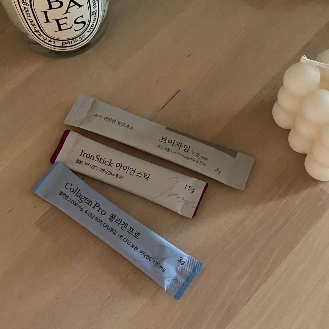 キム・ダヘのインスタグラム：「##공동구매#공구#마켓브이해빗 #콜라겐#철분 오픈했어요 🤍🧚🏽‍♀️ 프로필링크타고 주문해주시구 세트구매시 효소 증정 이벤트가 있어요! 상세페이지 잘 봐주세요!!」