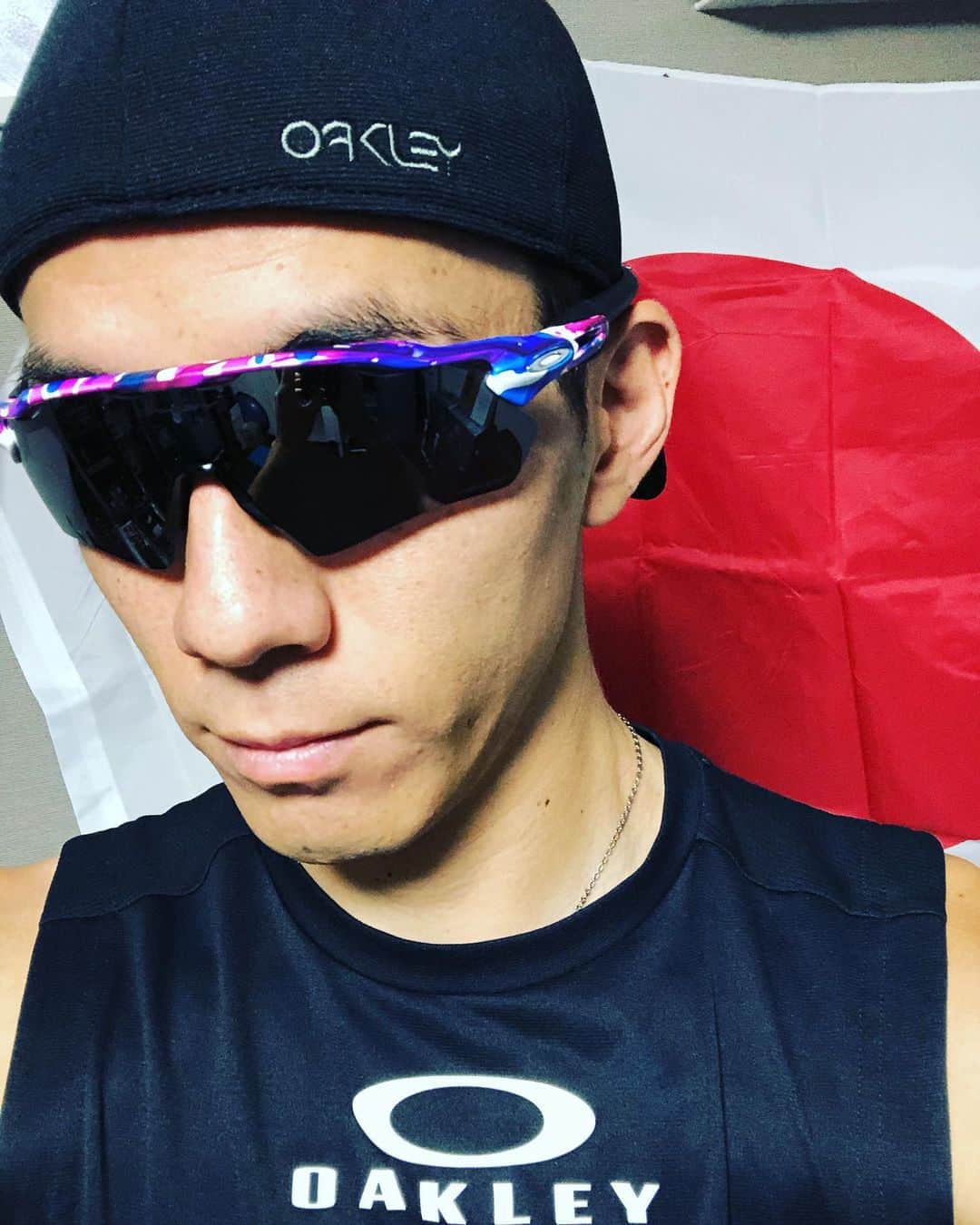 佐藤悠基のインスタグラム：「スポーツの力で一致団結を！  KOKORO COLLECT  @oakley Family @oakleyjapan #TeamOakley  #ForTheLoveOfSport」