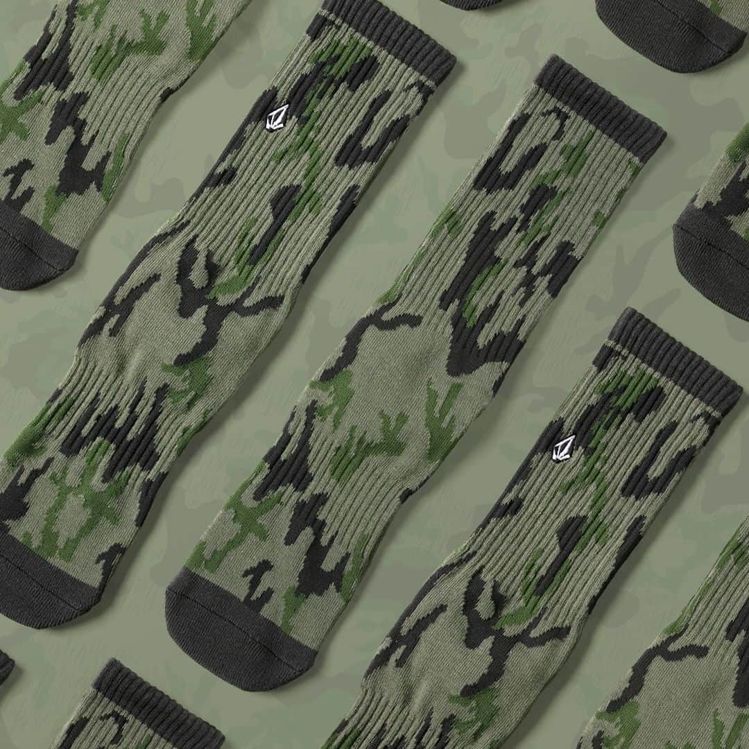 ボルコムのインスタグラム：「Camo vibes! #taptoshop」