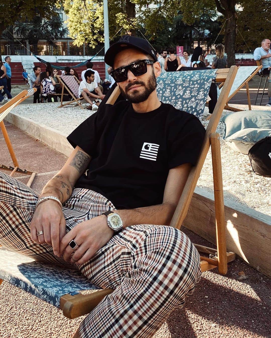 NICOLAS SIMOESのインスタグラム：「Up for a drink ? 🤘🏻」