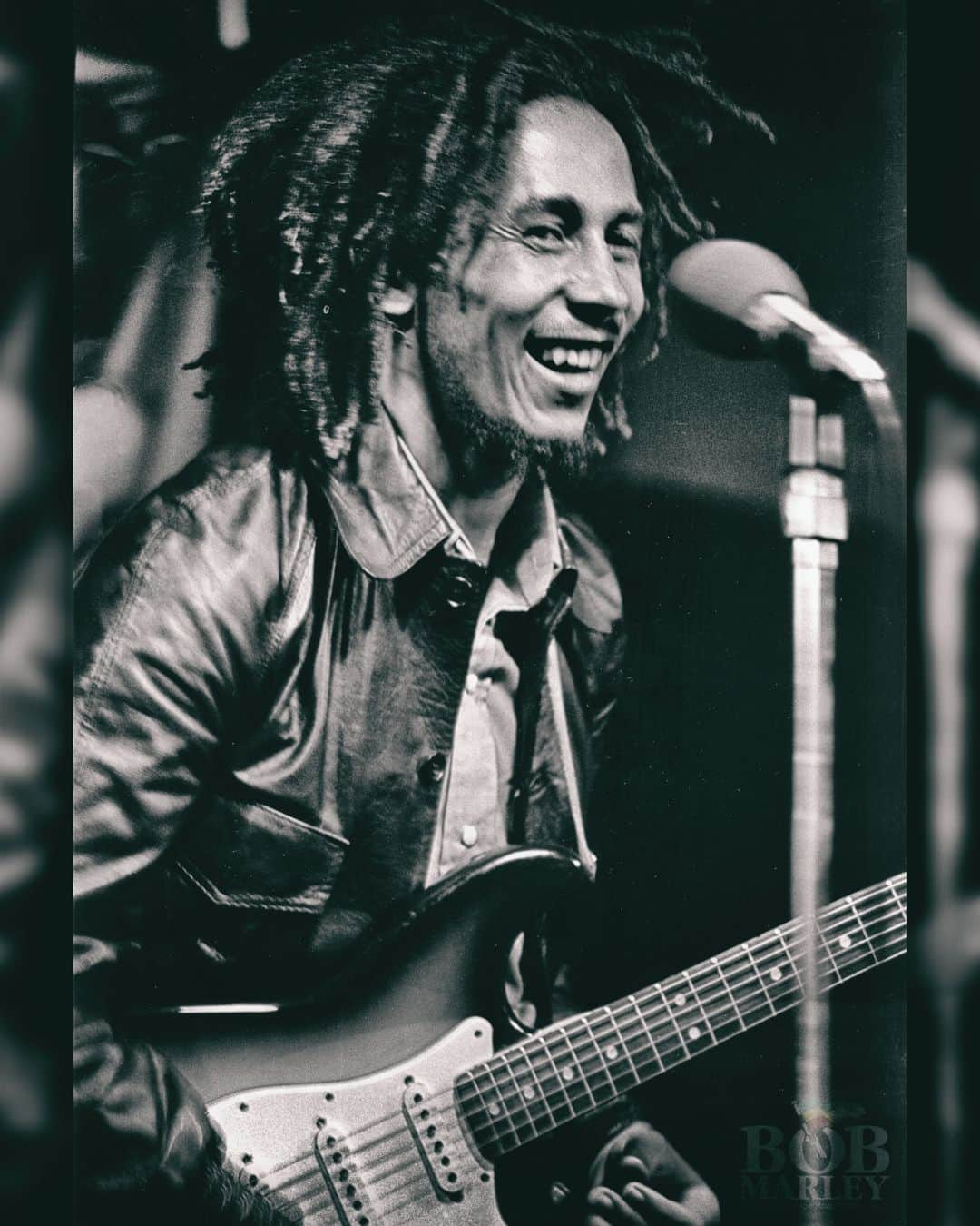 ボブ・マーリーさんのインスタグラム写真 - (ボブ・マーリーInstagram)「"I'm happy inside, all—all of the time." #SatisyMySoul #bobmarley75⠀⁣⁣ ⠀⁣⁣ 📷 #AdrianBoot⁣ © Fifty-Six Hope Road Music Ltd.」7月23日 3時28分 - bobmarley