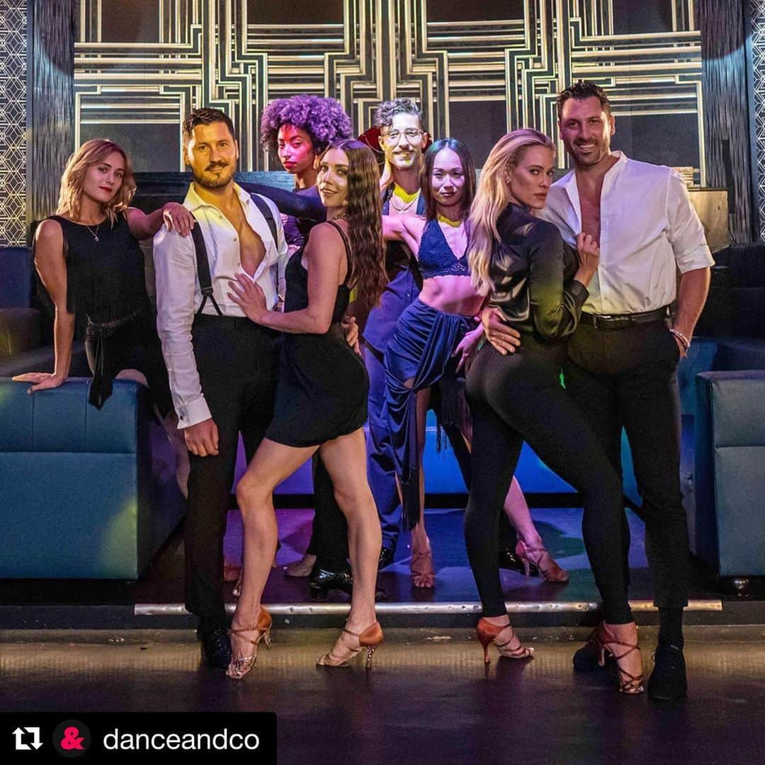 Peta Murgatroydさんのインスタグラム写真 - (Peta MurgatroydInstagram)「#Repost @danceandco with @get_repost ・・・ “Quarantine Speakeasy” show FREE live screening tomorrow 7/23 at 6pm PT / 9PM ET only on danceand.co website! This cast is 😍🔥🥵」7月23日 3時50分 - petamurgatroyd