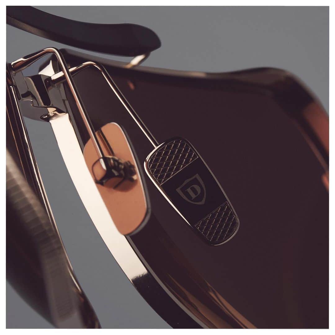 ディタさんのインスタグラム写真 - (ディタInstagram)「Precision in every detail, Symeta Type-403 features a futuristic wrap-around lens, giving new dimension to the classic aviator. #DITAeyewear #DITAsunglasses #DITASymeta #DITA」7月23日 3時56分 - ditaeyewear