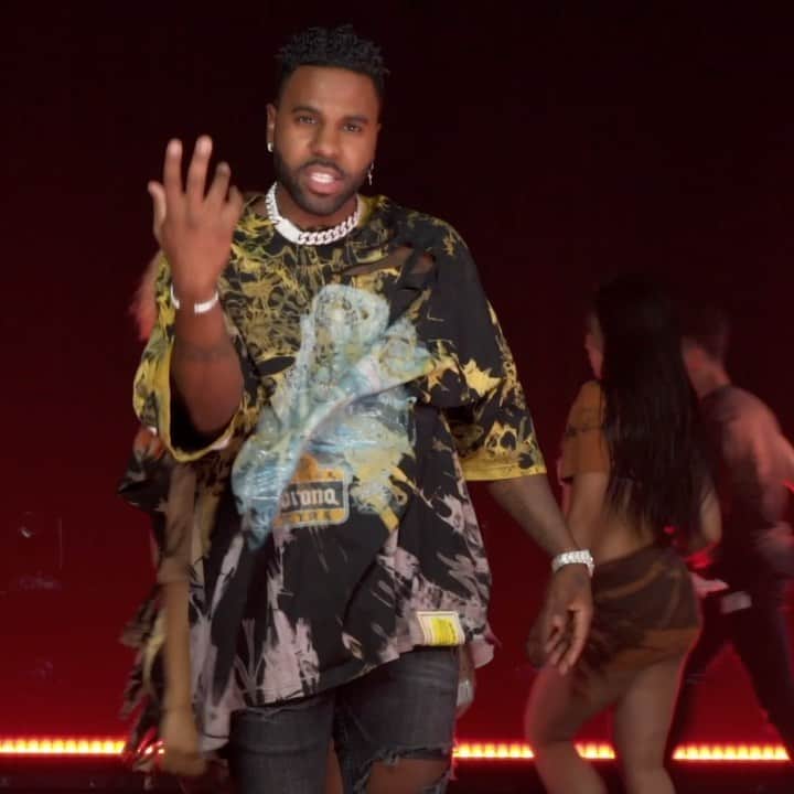 ジェイソン・デルーロのインスタグラム：「One of my favorite songs I’ve done yet! Take You Dancing is out right now! 🕺🏾💃 Link in my bio」