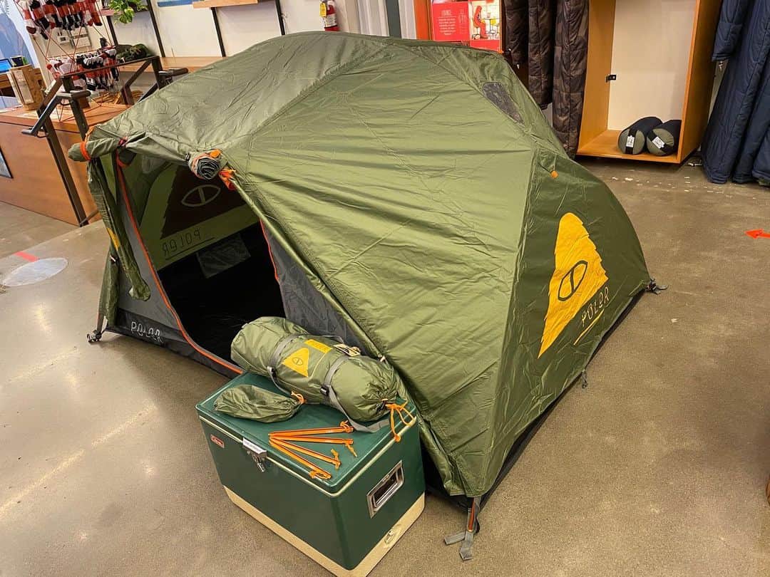 Poler Outdoor Stuffさんのインスタグラム写真 - (Poler Outdoor StuffInstagram)「Here’s your special hump day announcement: we have new tents! We are stoked to have a new colorway in our 2-person tents selling online and in store now.」7月23日 5時00分 - polerportland