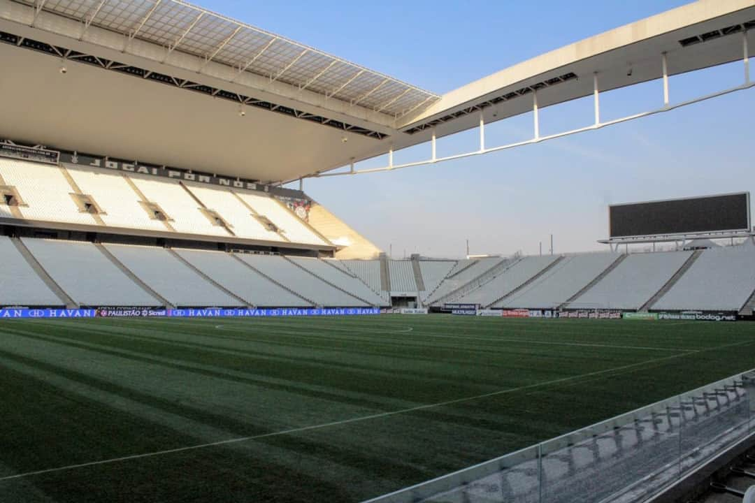 コリンチャンスさんのインスタグラム写真 - (コリンチャンスInstagram)「A @arenacorinthians já está pronta para receber o retorno do Timão ao futebol no #DerbyDeCasa desta noite, pelo @paulistao. Segura a ansiedade, Fiel!⠀ ⠀ #SCCPxPAL #VaiCorinthians #TorçaEmCasa #VaiCorinthians #BMG #Nike #Joli #EstrellaGalicia #Matrix #Midea #Poty #Serasa #Orthopride #CartãodeTodosCorinthians #AleCombustives #DoTerra #Hapvida」7月23日 5時31分 - corinthians