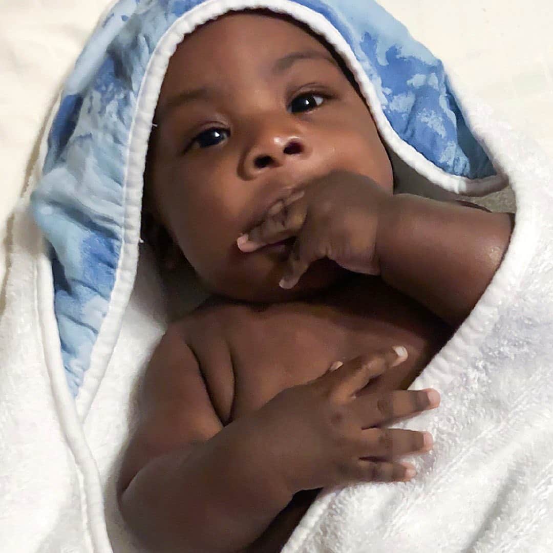 The Honest Companyさんのインスタグラム写真 - (The Honest CompanyInstagram)「Who says bathtime can't be cozy? Check out our (impossibly adorable) Honest Baby clothing collection for all the bathtime essentials at @buybuybaby! ⁣ ⁣ From hooded towels + washcloths to gentle personal care, we've got everything you need to make bubble time rituals extra enjoyable. 🛁 Visit the link in bio to shop! #HonestCompany」7月23日 5時41分 - honest