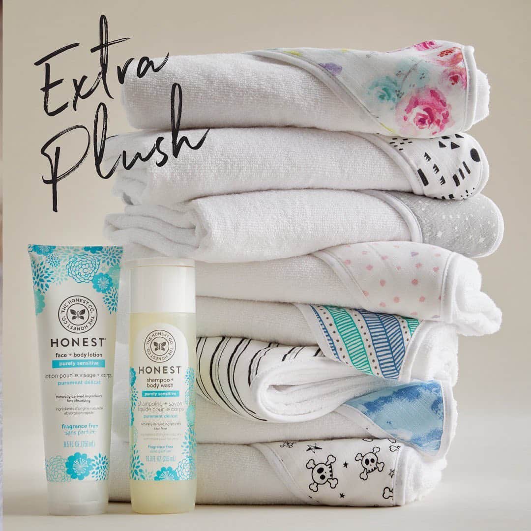 The Honest Companyさんのインスタグラム写真 - (The Honest CompanyInstagram)「Who says bathtime can't be cozy? Check out our (impossibly adorable) Honest Baby clothing collection for all the bathtime essentials at @buybuybaby! ⁣ ⁣ From hooded towels + washcloths to gentle personal care, we've got everything you need to make bubble time rituals extra enjoyable. 🛁 Visit the link in bio to shop! #HonestCompany」7月23日 5時41分 - honest