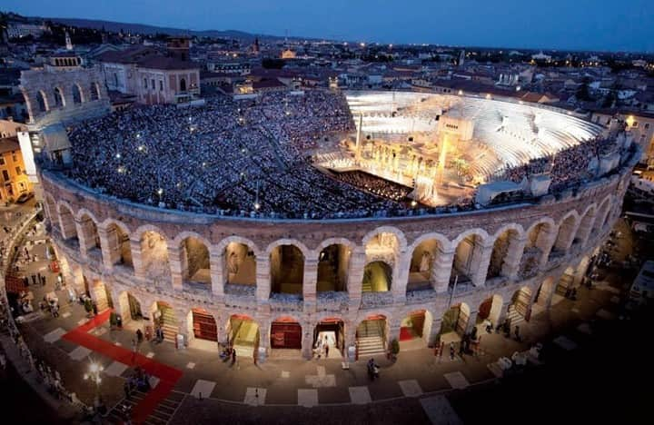 The Lumineersさんのインスタグラム写真 - (The LumineersInstagram)「Can’t believe a couple weeks ago we would have played the incredible Arena di Verona in Italy. Next year July 11 is the rescheduled day and I’m praying to whoever is listening to let that show happen. 🙏🏼 Italy, Ti amiamo ❤️ @arenadiverona - @jeremiahfraites」7月23日 5時41分 - thelumineers