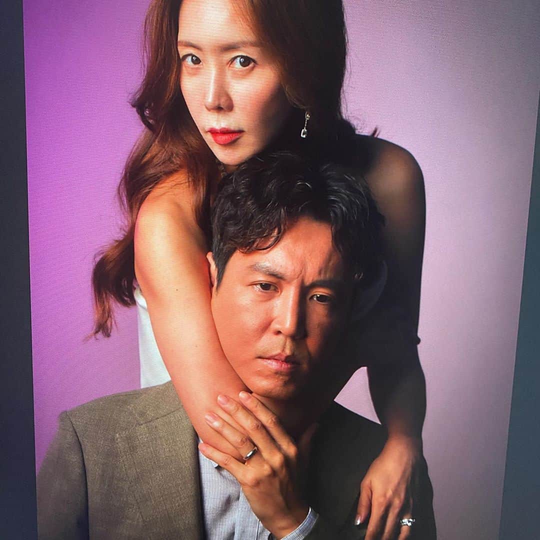 キム・ジョンウンさんのインスタグラム写真 - (キム・ジョンウンInstagram)「포스터가 벌써!! 마지막껀 b컷이라 셀렉이 안되었겠지만...암바걸기!죄송😱😡#나의위험한아내」7月23日 6時14分 - chocolatecat9