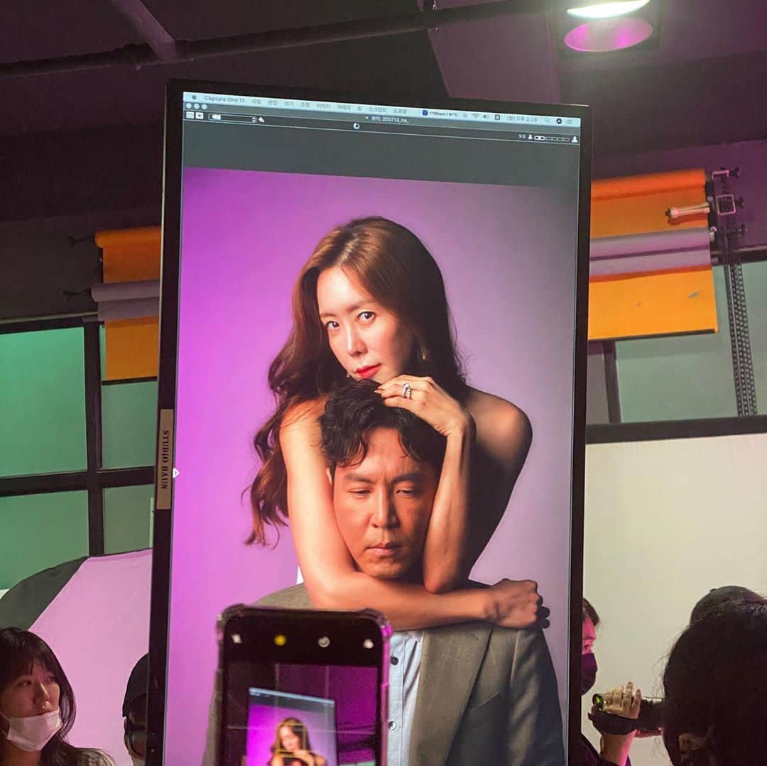 キム・ジョンウンさんのインスタグラム写真 - (キム・ジョンウンInstagram)「포스터가 벌써!! 마지막껀 b컷이라 셀렉이 안되었겠지만...암바걸기!죄송😱😡#나의위험한아내」7月23日 6時14分 - chocolatecat9
