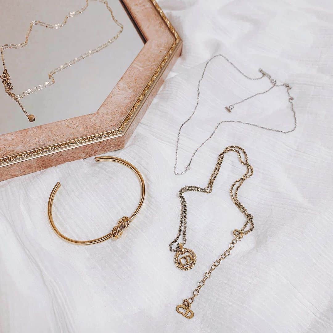 畑有里紗さんのインスタグラム写真 - (畑有里紗Instagram)「💍 . . どれもよく付けてるアクセサリー❤︎  #accessory #necklace#bracelet #dior#tiffanyandco#celine#ete」7月23日 12時00分 - arii_m36