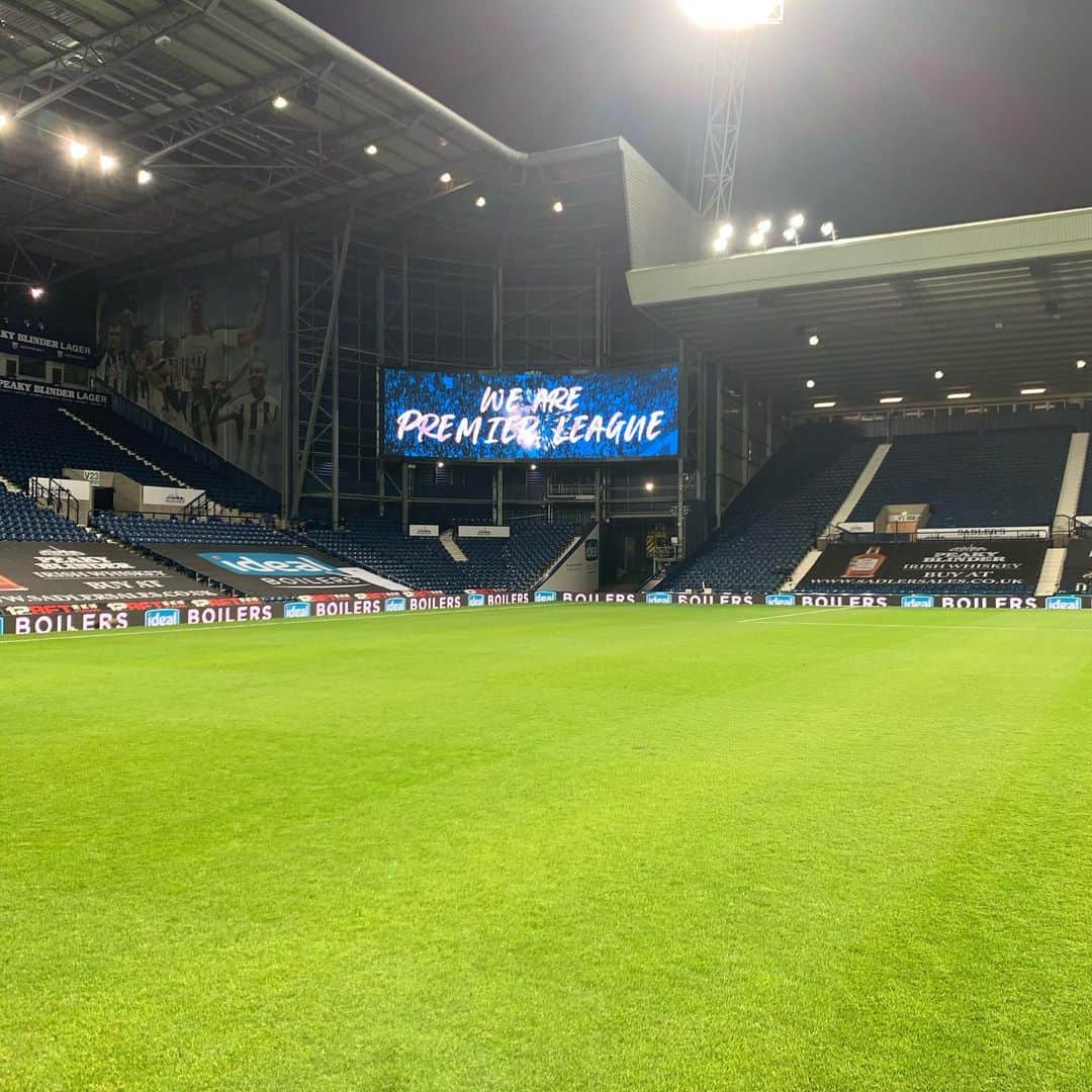 のインスタグラム：「Back where this club belongs! Thanking everyone involved the fans the management everyone behind the scenes groundsmen , media the list goes on ! GET IN THERE THE BAGGIES! 💙」