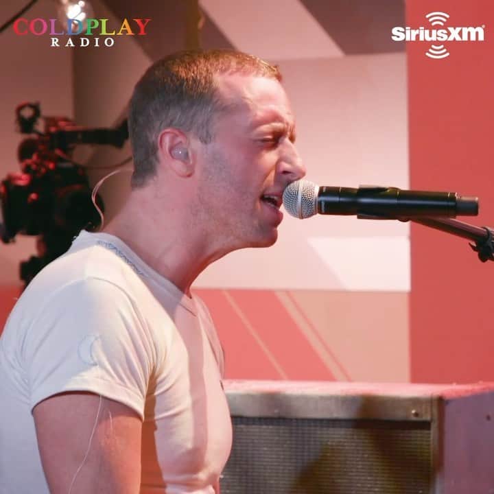 Coldplayのインスタグラム：「Coldplay Radio is live now for US listeners on @siriusxm (link in bio). Each night at 8pm ET they're replaying a different Coldplay live set - including January's Sirius session, from which this Viva clip is taken.」