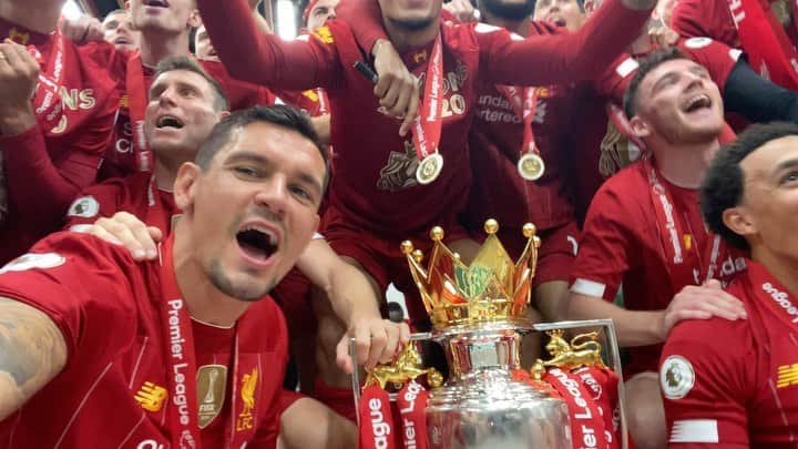 デヤン・ロヴレンのインスタグラム：「Champions 🏆❤️」