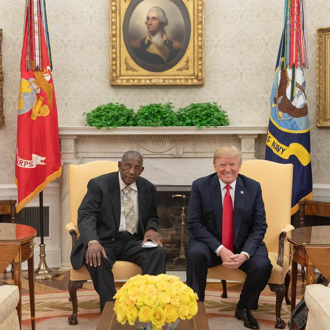 ドナルド・トランプさんのインスタグラム写真 - (ドナルド・トランプInstagram)「‪I am deeply saddened by the loss of my friend Charles Evers. Charles was a trail blazer in politics and a fearless leader, alongside his brother Medgar, for Civil Rights. ‬」7月23日 7時47分 - realdonaldtrump