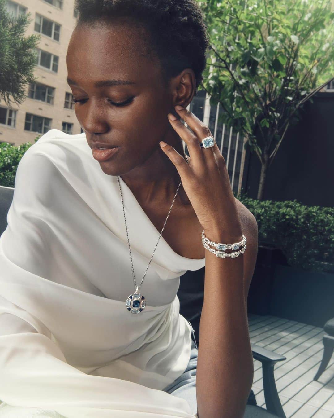 Saks Fifth Avenueのインスタグラム：「The aqua blue stones in @davidyurman's new Novella Collection bring you to the beach, even if you're staying in the city.」