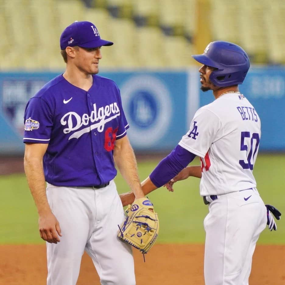 ロス・ストリップリングさんのインスタグラム写真 - (ロス・ストリップリングInstagram)「Big day for the Dodgers! Excited to watch him play from my cubicle in 13 years 🤣」7月23日 8時13分 - ross_stripling