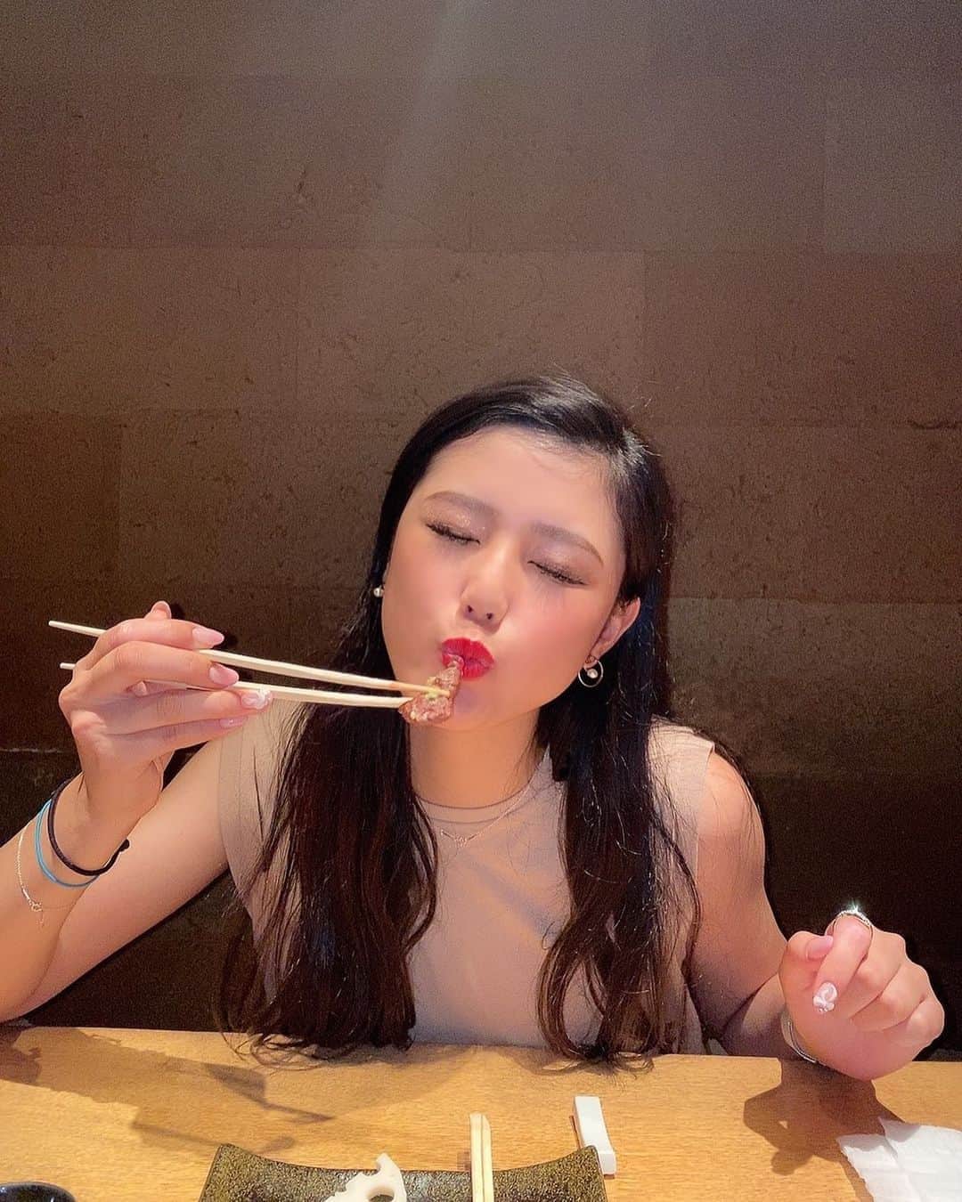真木しおりさんのインスタグラム写真 - (真木しおりInstagram)「ご飯食べる時幸せ。  #ご飯#幸せ#happy#eat  #instagood #instagram #instafashion #instapic #insta #instalike #followｍe #l4l  #instadaily #likeforlike」7月23日 8時40分 - maki_shiori_dayo