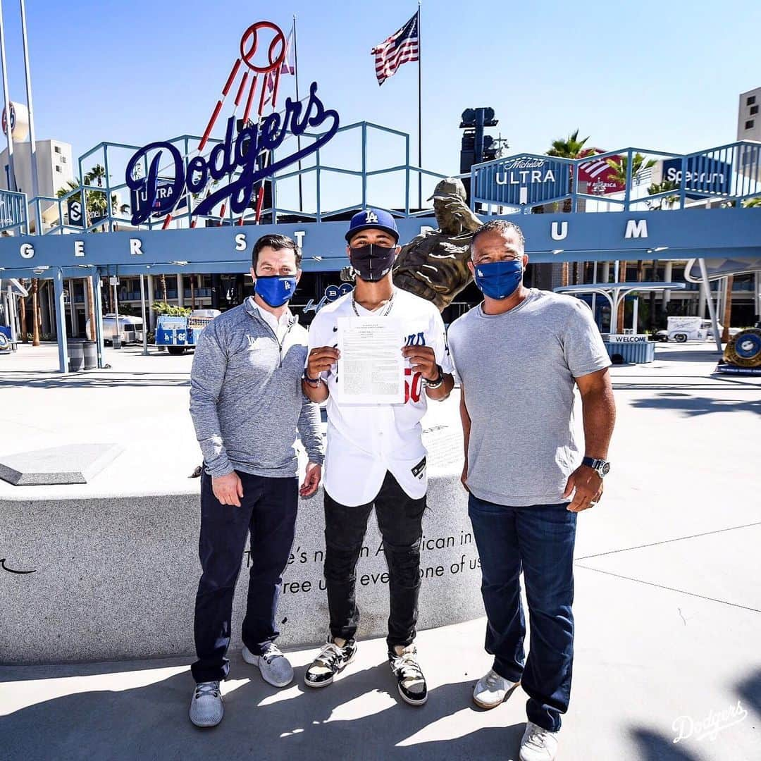 Los Angeles Dodgersさんのインスタグラム写真 - (Los Angeles DodgersInstagram)「Home.」7月23日 8時45分 - dodgers