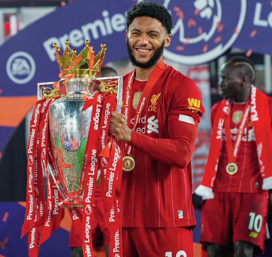ジョー・ゴメスのインスタグラム：「What a team, what a club, what a city... What dreams are made of 🔴🏆」