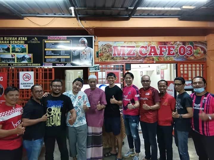 渡邉将基のインスタグラム：「Enjoy football of JLeague in Kelantan 😁🇲🇾🇯🇵 #football #jleague #cerezoosaka #セレッソ大阪 #ヴィッセル神戸 #visselkobe  #kelantan #kotabharu #kelantanfootball #kotabharufootball #malaysia #malaysiafootball #kelantanfa」