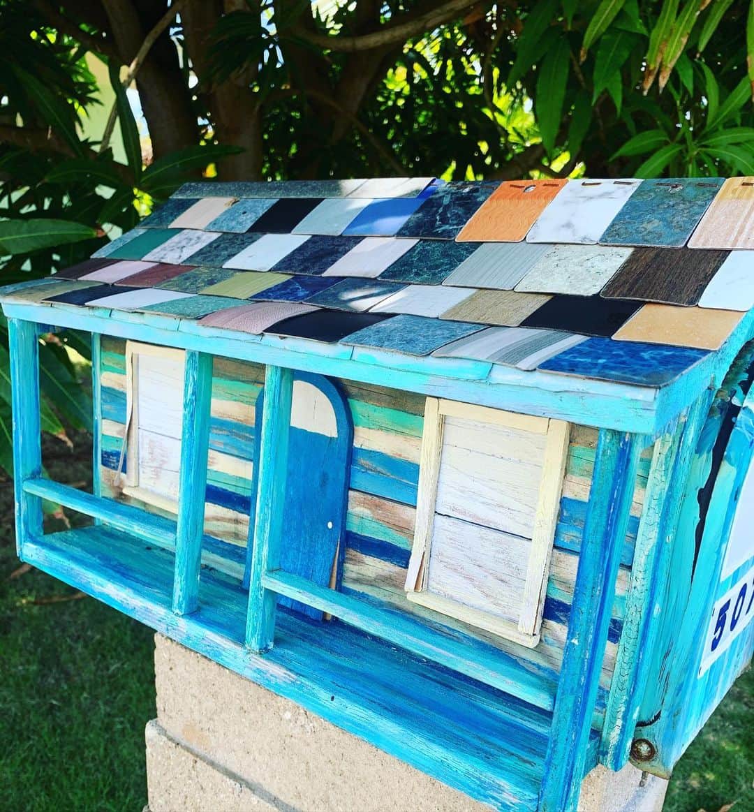 Lanikai Bath and Bodyさんのインスタグラム写真 - (Lanikai Bath and BodyInstagram)「Cool little mailbox seen today! #kailuatownhi #lanikaibathandbody」7月23日 9時07分 - lanikaibathandbody
