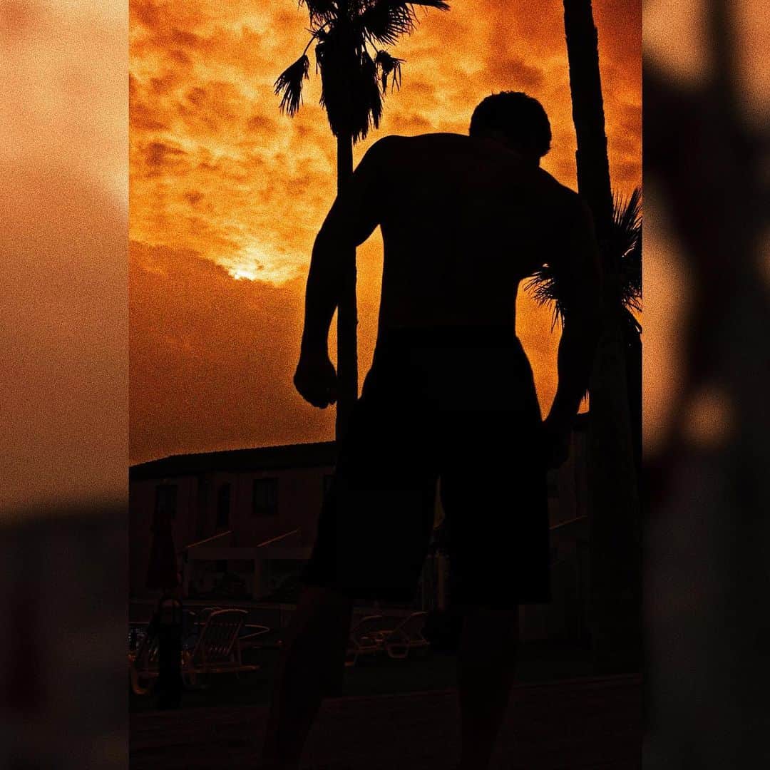 リバトラ YOSHITOのグルメインスタ