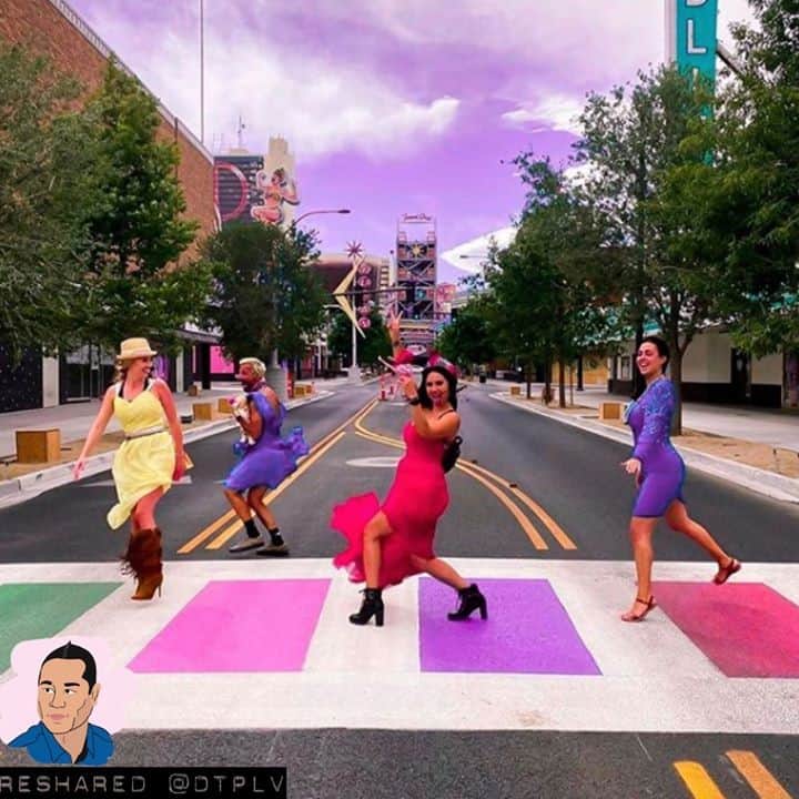 Tony Hsiehのインスタグラム：「The new Fremont view just hits different. 🔥 📸: @unicornheadbump  https://bit.ly/2DKrXcD #TonyReshare Posted by Michelle」