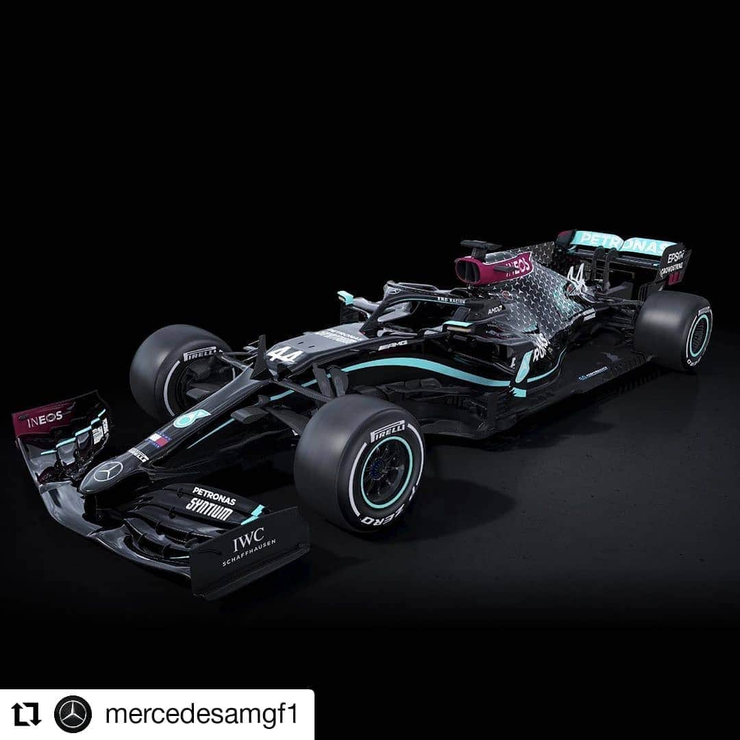F1さんのインスタグラム写真 - (F1Instagram)「Mercedes reveal a brand new all-black livery for the 2020 season, as part of their stand against racism and commitment to diversity ✊ . 📸 #Repost x @mercedesamgf1 • • • • • • Introducing our new 2020 livery 🖤 A pledge to improve the diversity of our team and our sport, and a signal of the Team’s commitment to fighting racism and discrimination in all its forms. #F1 #Formula1 #Mercedes」6月29日 19時18分 - f1