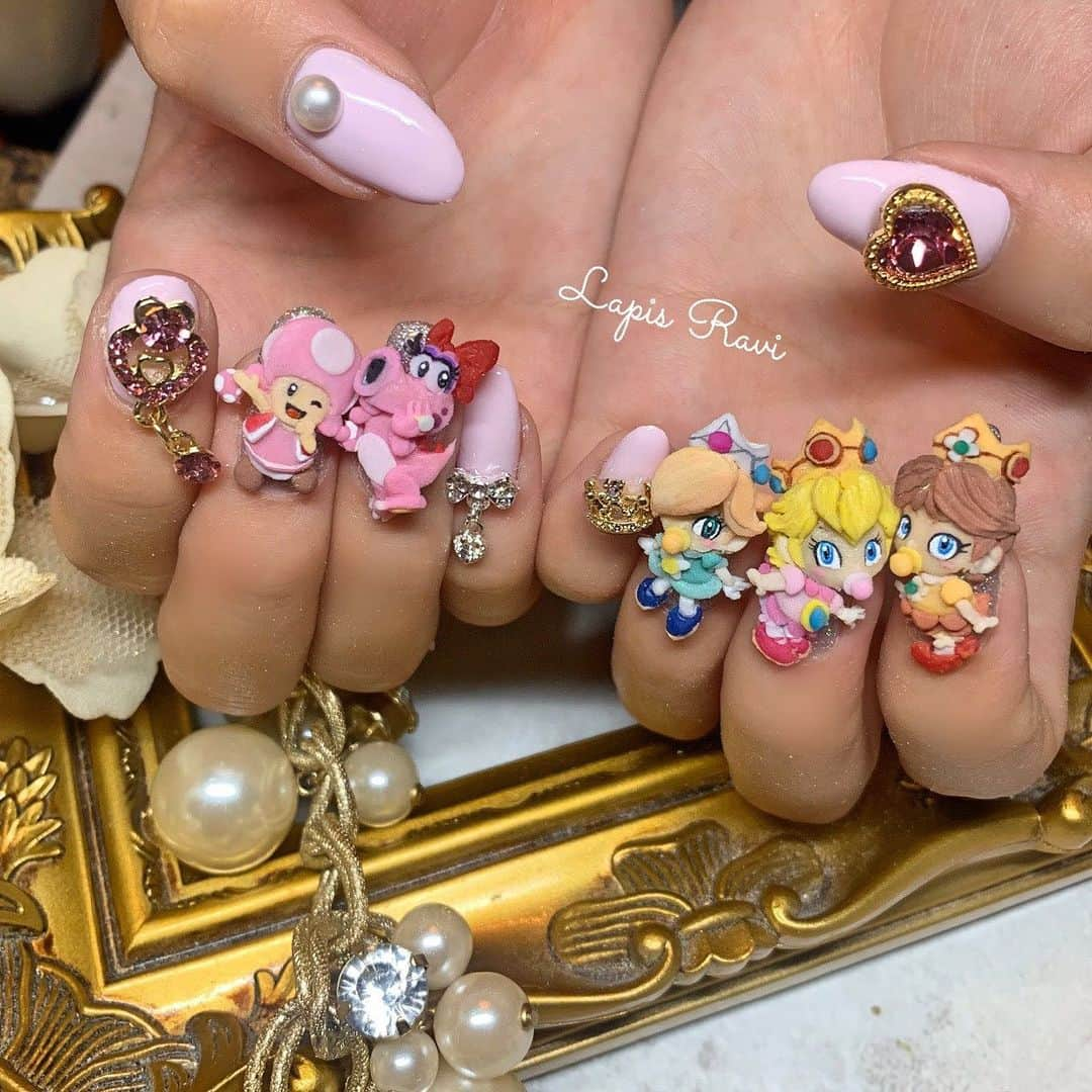 柴崎なおさんのインスタグラム写真 - (柴崎なおInstagram)「#newnail . 大好きなマリオカートから 女の子キャラだけ厳選して🍄💫 . かわいすぎてずっと見てしまう🥰 らしくない地雷ネイルです🙈 . そしていつも可愛いネイルをしてくれる じゅりさんのバースデーでプレゼントも 渡せて良かったです❤️❤️ . いつも楽しい時間をありがとうございます🙈 これからも可愛いネイルお願いします💅 . . #ジェルネイル #マリオネイル #地雷ネイル #ピーチ姫ネイル #マリオカートネイル #派手ネイル #夏ネイル #ハートネイル #プリンセスネイル #デイジー #ロゼッタ #キノピコ #キャサリン #3Dネイル #痛ネイル #プライベートサロン #大阪ネイルサロン #次は厨二病ネイルw #いつかほのかとおそろしよw #じゅりさんのセンス神 #ゆめかわいい #結局楠雄みる #すき #ごくせんは神 #アニメ沼」6月29日 18時07分 - n_srin751