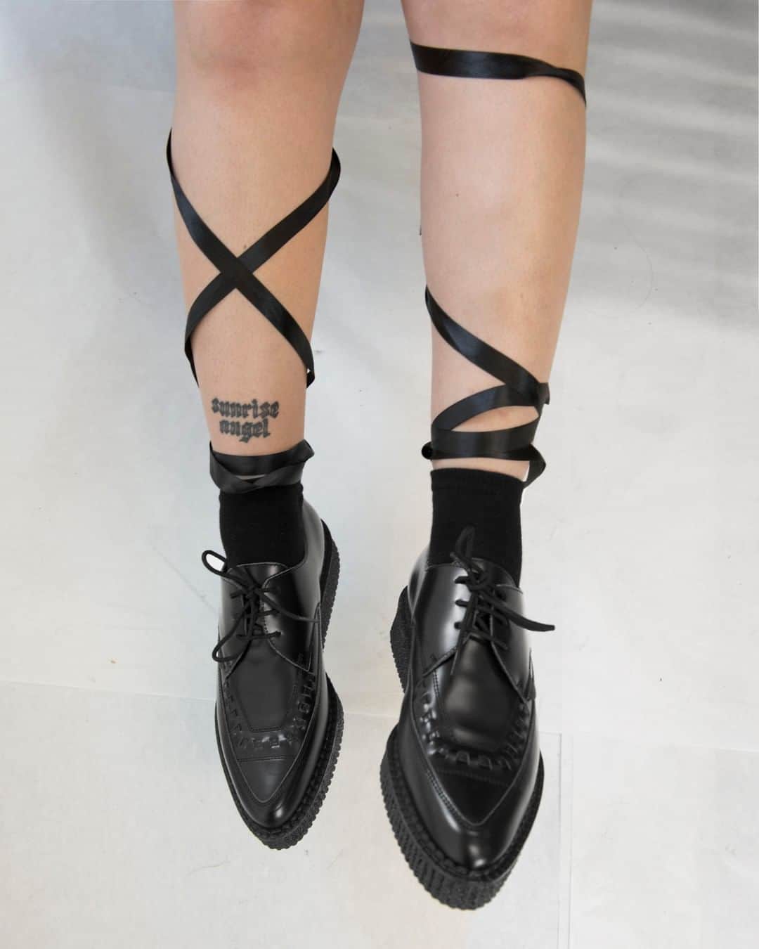 アンダーグラウンドのインスタグラム：「The Original Barfly Creeper. This single sole version on a pointed toe last is produced from size 2-12 . Algender from the day we started.⁠ ⁠ Online and from selected global stockists.⁠ ⁠ ⁠ Responsibly made in sensible numbers with sustainable manufacturing in a family owned factory. ⁠ ⁠」