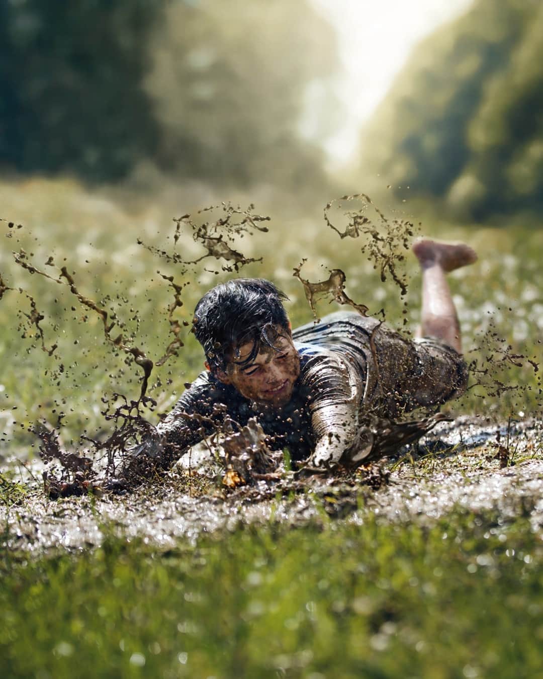 BMWのインスタグラム：「Mud. Nature. Joy. We missed you. Happy International Mud Day!  #TheX5 #BMW #X5 #MudDay #natureplay #getoutthere #xDrive」