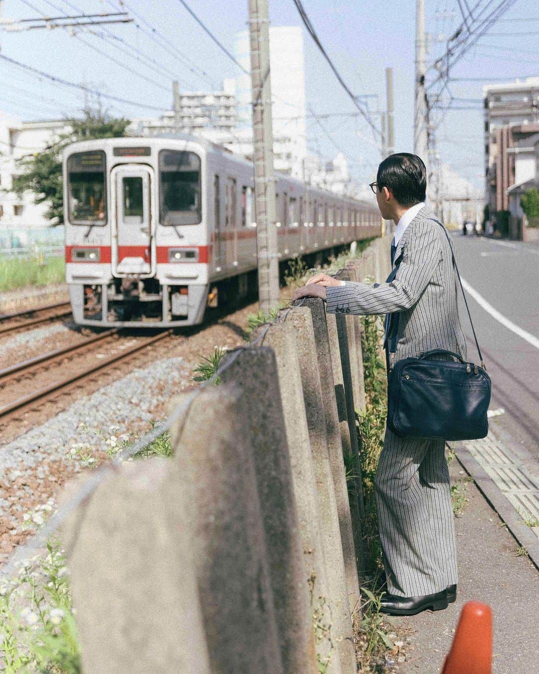 岩井ジョニ男さんのインスタグラム写真 - (岩井ジョニ男Instagram)「今日も時差通勤  #岩井ジョニ男 #ジョニ男 #ジョニスタグラム #jonistagram #イワイガワ #浅井企画 #サラリーマン #whitecollarwork #ninetofiver #東京 #tokyo #練馬 #練馬区 #東武線 #西武線 #時差通勤 #オフピーク #これからピークを知る男 #コロナに負けるな  #これが私のソーシャルディスタンス #オイルショック #岩井眼鏡店 #km01 #vintage_gentry  #ビンテージオーダースーツジェントリー  #instagram  #instagood  #model #cool #cooljapan」6月29日 18時21分 - iwaigawa_jonio_iwai