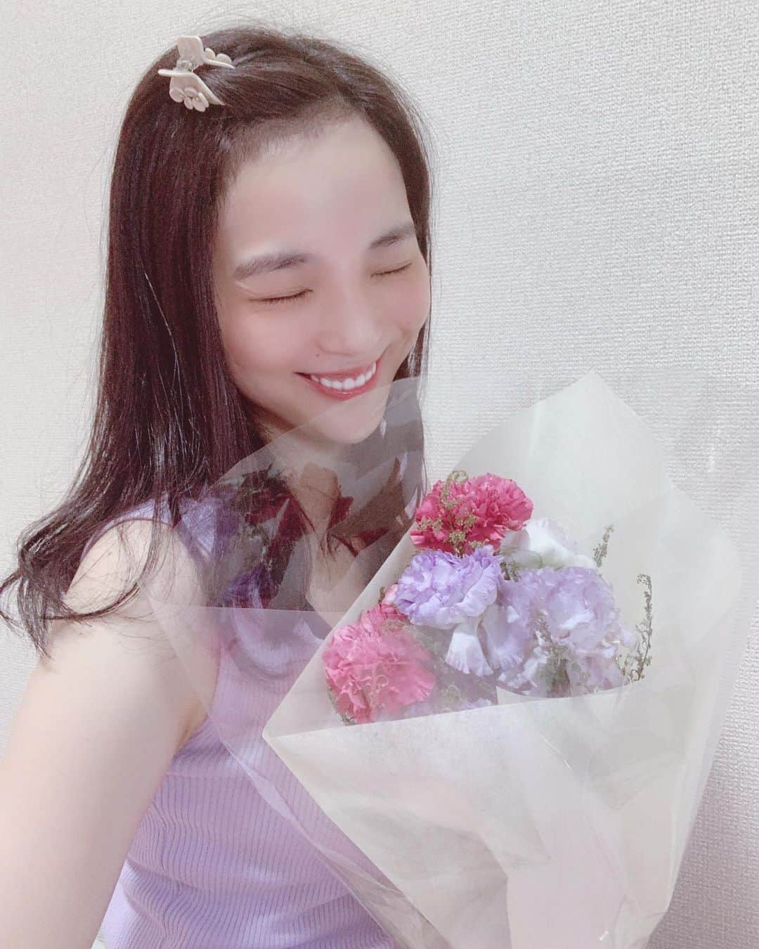 円谷優希さんのインスタグラム写真 - (円谷優希Instagram)「今日26歳になりました🧡 家族、そして今まで出逢ってくれた全ての方々に全力でありがとうを伝えたいです🥺 本当に本当にいつもありがとうございます💕  今までのどんな経験も私の大切な財産。 26歳はどんな私と出会えるか、どんな景色を見れるかﾜｸﾜｸ❣️ これからも私らしく！自分に誇れる日々を過ごせるように。  これからもこんな私ですが、 宜しくお願いします🙇  #誕生日 #皆様に愛され続けて #26歳になりました #感謝 #感動 #いつもありがとうございます #全部財産 #これからも #私らしく #全力前進 #これからもよろしくお願いします #円谷優希」6月29日 18時22分 - yukitsumuraya