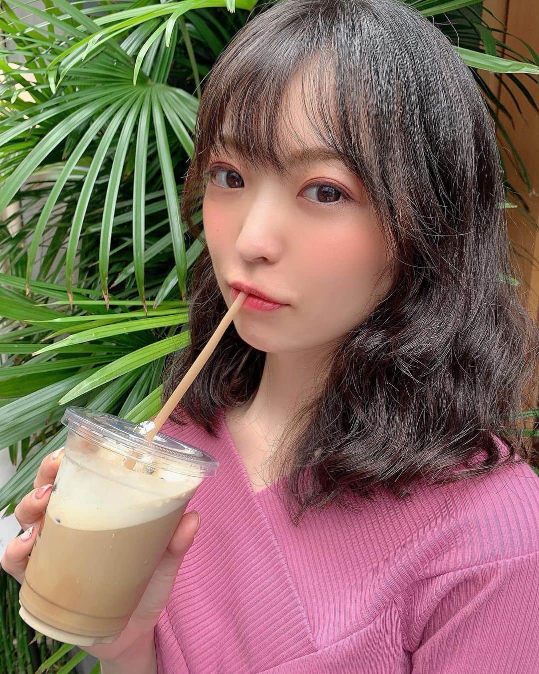 のインスタグラム：「. . ❤️💛💚💙💜 . . イメチェンへの反応ありがとうございます☺️💗✂️ . . 初めてパーマしたから、実は内心ドキドキでした💦笑 . おばさんっぽくなってないかなぁって思ってたんだよね😥 . . ショートのゆなもよろしくお願いします✨ . . . プロフィールリンクはこちら👉 @yuna_smile0130 . . . #しらいゆな #yunashirai #shiraiyuna #髪の毛切った #イメチェン #パーマスタイル #自然光が好き #女優 #youtube #モデル #サロンモデル #この瞬間に物語を #美容師さんと繋がりたい #ショートボブ #黒髪 #ポトレ女子 #被写体モデル #被写体になります #カメラマンさん募集 #被写体サーチ #グルメな人と繋がりたい #カフェ巡り好きな人と繋がりたい  #ポトレのセカイ #スイーツ好きな人と繋がりたい #甘党女子 #グルメ女子 #グルメスタグラム #japanesegirl #followｍe #japanesemodel」