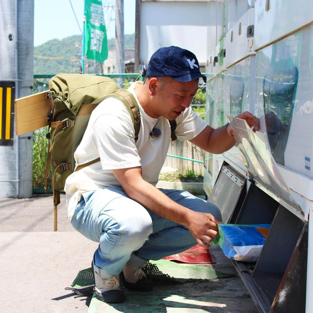 西村瑞樹（西村キャンプ場）さんのインスタグラム写真 - (西村瑞樹（西村キャンプ場）Instagram)「今週からは復活！ お外でキャンプ旅🏕﻿ ﻿ 新たな試み「人に会わずして食材ゲットだぜぇ〜」🍅🌽🍙ということで、広島の自動販売機をめぐるキャンプ旅！﻿どんな旅になるのか…？﻿ ﻿ とりあえず、西村さんがお元気そうで嬉しい西村組(スタッフ陣)でした🥺✨﻿ ﻿ #西村キャンプ﻿ #キャンプ﻿ #camp﻿ #バイきんぐ﻿ #西村瑞樹﻿ #キャンプ旅﻿」6月29日 18時33分 - tss_nishimuracamp