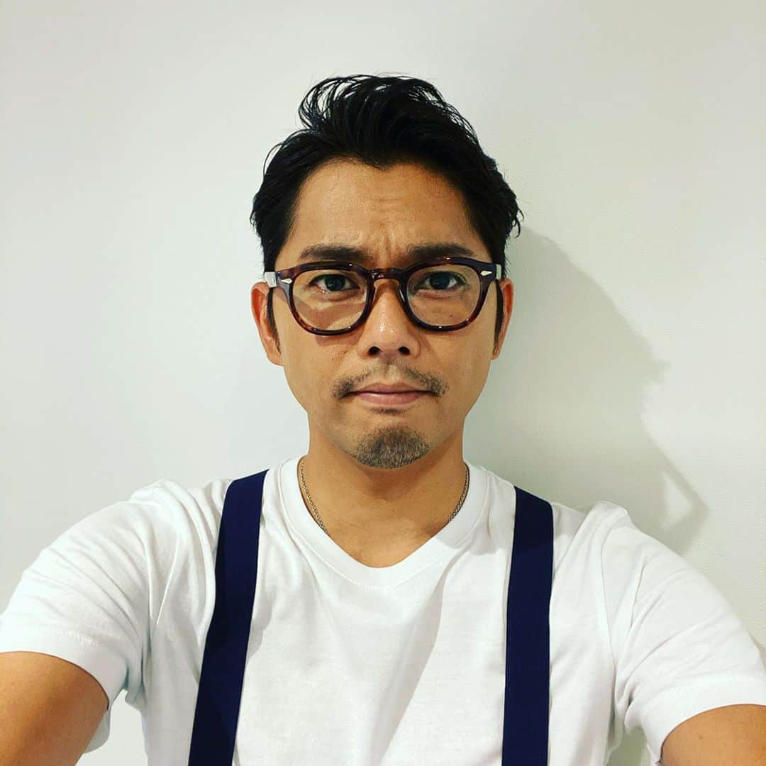のインスタグラム：「クックパッドライブ  まもなく配信。  #ビターポークカレー #らっきょうサウザンサラダ #まかない飯 #喫茶今井  #めがねマスター今井」