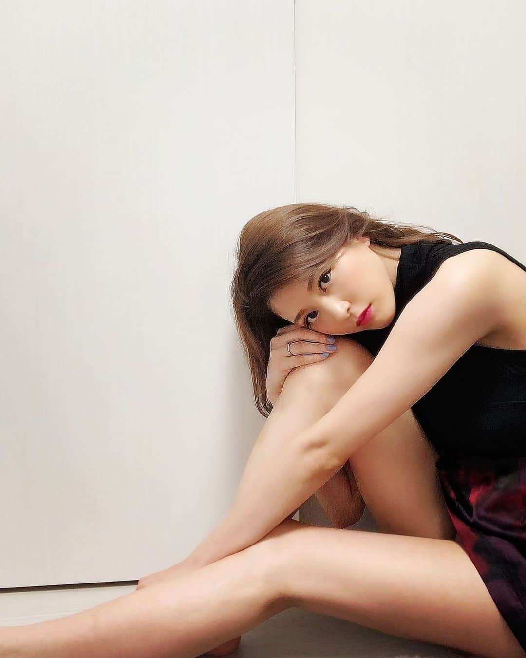 源崎トモエのインスタグラム：「もう夏だね🌻 #肌を出す季節 #しっかりトレーニングしないとね #最近痩せたって言われて嬉しい #引き締まってきたのかな😊 #もっと頑張ります #summer #夏だね」