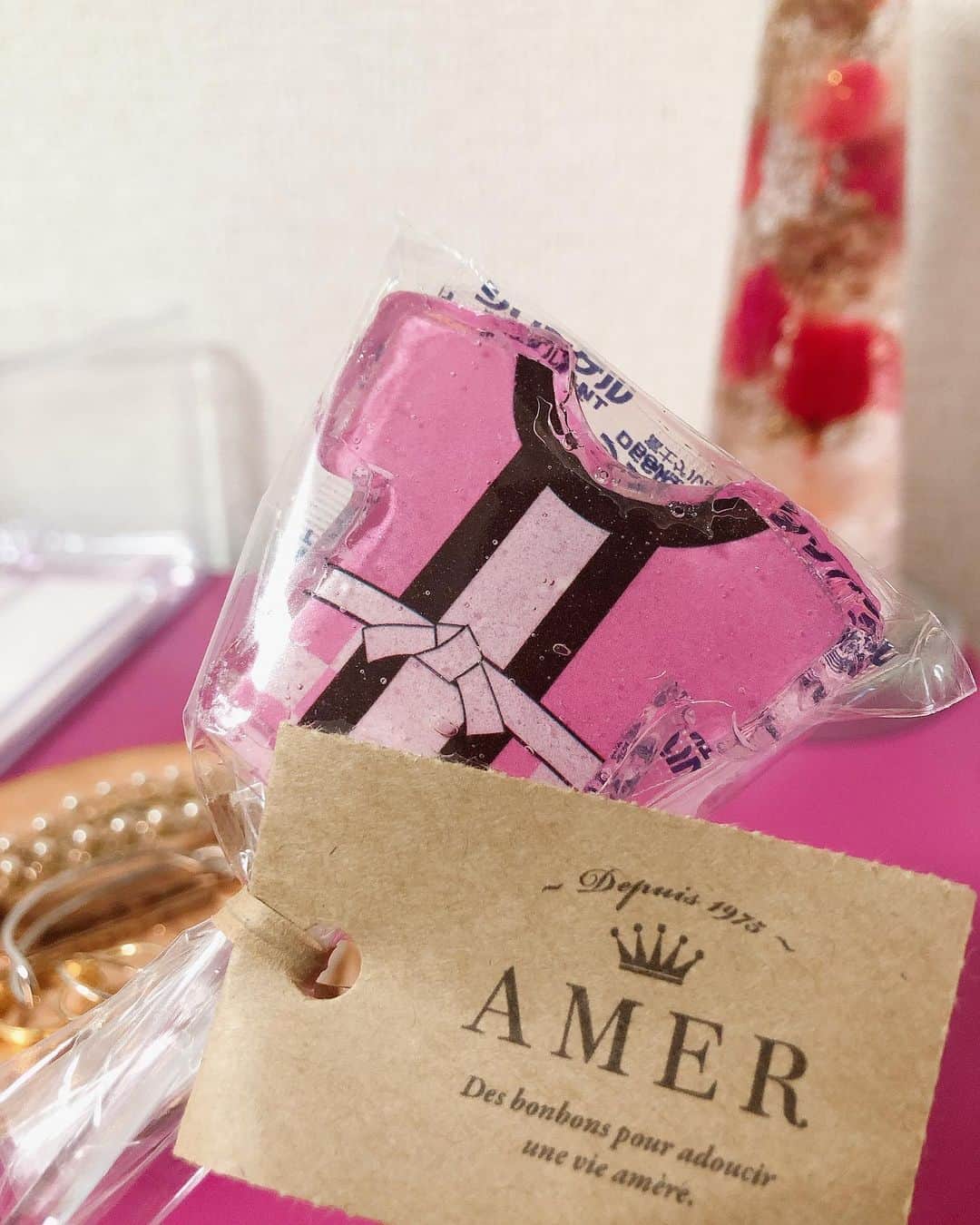 のインスタグラム：「🍭🍭🍭 可愛すぎて食べれない🙄  #法被#はっぴ#飴#キャンディー #夏#お祭り#AMER#ピンク#pink  #最近はブラックピンクの新曲ばっかり聞いてる🙄✌️」