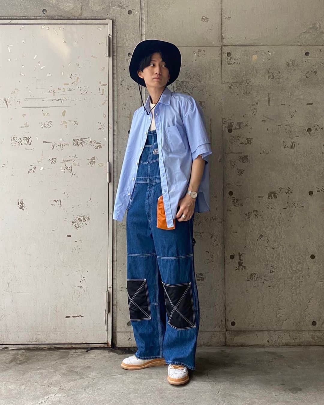 FREAK'S STORE渋谷さんのインスタグラム写真 - (FREAK'S STORE渋谷Instagram)「【Men's Styling】﻿ ﻿ 遊び心満点のオーバーオールを綺麗なアイテムとミックス﻿ ﻿ ［item］﻿ SPECIAL BIG SHIRT﻿ No. 105-690-0001-0﻿ ¥22,000+tax(30%off)/﻿ @name._official  color: ホワイト, サックス, ベージュ﻿ size: 1, 2﻿ ﻿ 別注オーバーオール﻿ No. 149-439-0001-0﻿ ¥28,000+tax/﻿ @mr.pigu @chahchah_tokyo @leejeans  color: インディゴ﻿ size: M, L﻿ ﻿ WHITE PATCH WORK﻿ No. 171-799-0004-0﻿ ¥82,000+tax/﻿ @petersonstoop  color: ホワイト﻿ size: 26.0, 27.0, 28.0(cm)﻿ ﻿ model: nanjo(180cm)﻿ ﻿ #freaksstore #freaksstore_shibuya #freaksstore20ss #tenbox #chahchah #leepipes #name」6月29日 10時21分 - freaksstore_shibuya