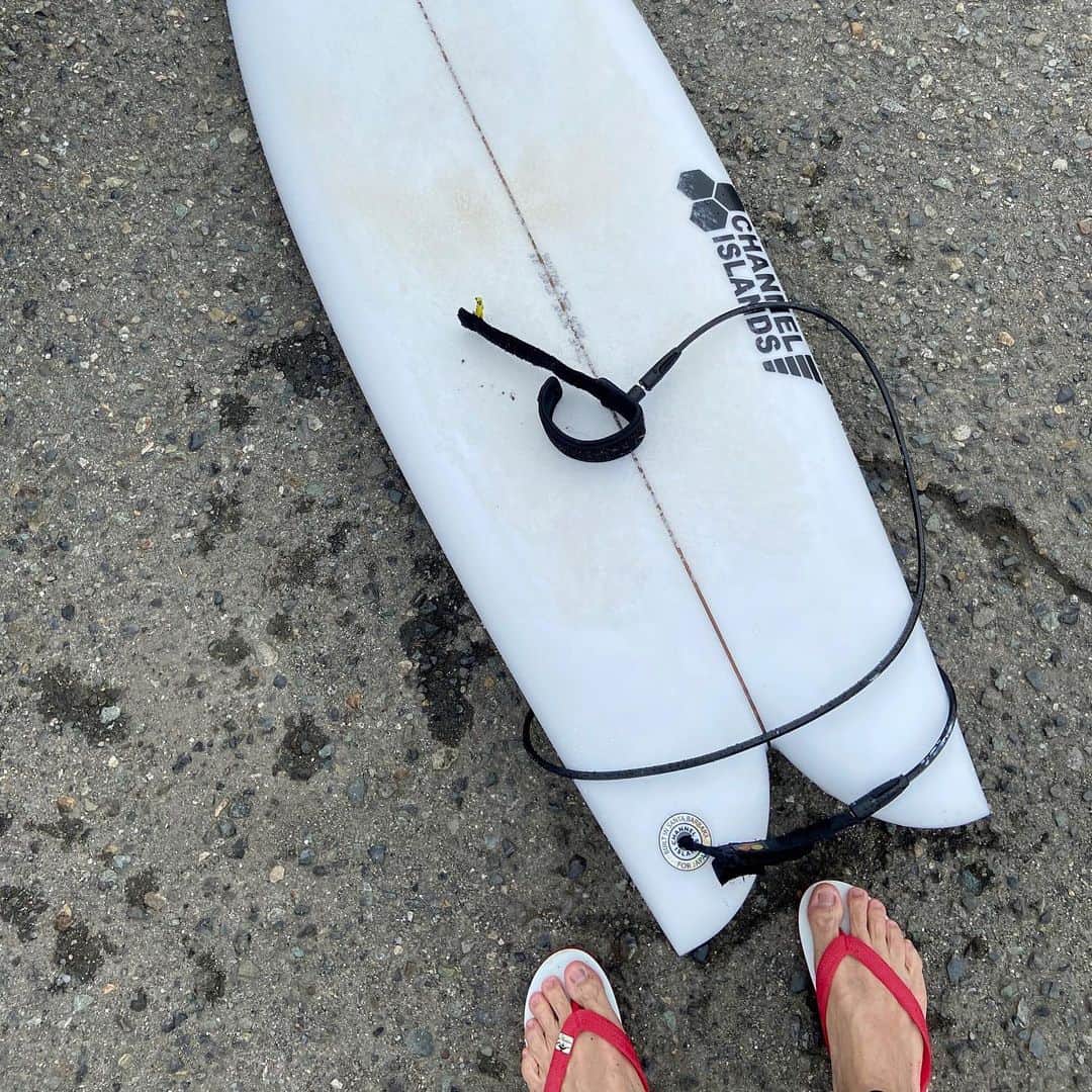吉沢悠さんのインスタグラム写真 - (吉沢悠Instagram)「． Arigatosurf 「CI FISH」初乗り ． いつもの板とはまた違って、慣れるまでゆっくりやってみよう。 ． けっこう気に入ってるのがCIのサーフボードソフトケース。 素材が気持ちいいし、レールやテールの部分が補強されてる作りなので安心感◎ ． #surf #surfing  #自粛あけサーフィン  #fish #channelislands  #ソフトケース #arigato  #japan」6月29日 11時19分 - hisashi_yoshizawa