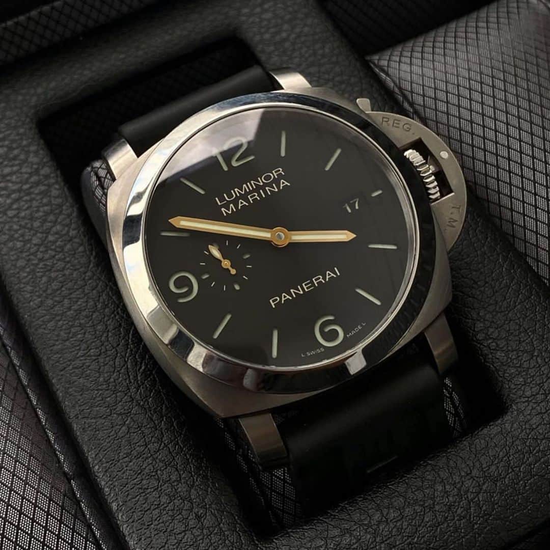 パネライのインスタグラム：「I love my #PAM312 but this minor variation of it has grown on me as well. The #PAM351 Titanium Luminor Marina with Tobacco dial and gold hands. Pic by @watch_out_germany #PaneraiCentral」