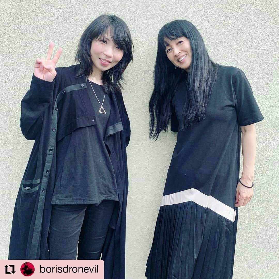 のインスタグラム：「何ヵ月ぶりでしょ。 今は友達に会えて話せるのがとても幸せな事。  Thank you wata.  #Repost @borisdronevil • • • • • • 今日は彼とデートでした。また早く一緒に音出したいです。wata」