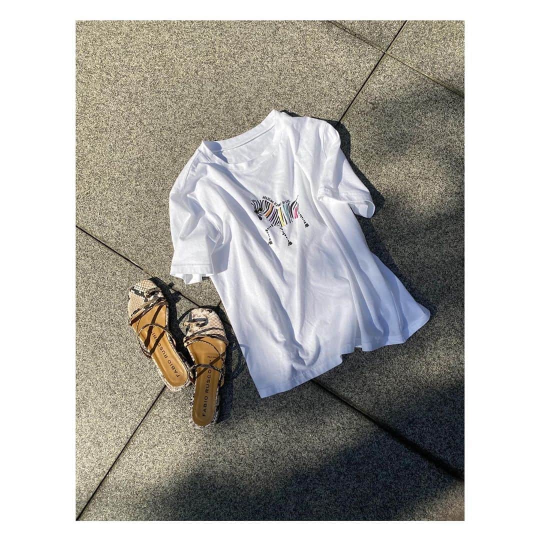 Droite lautreamontさんのインスタグラム写真 - (Droite lautreamontInstagram)「ゼブラモチーフTシャツ price : ¥11,000 color : off-white, beige . . . 《Present campaign開催中🦓》 詳しくは6/26の投稿へ…🌿 . . . . . . #droitelautreamont#ドロワットロートレアモン#tshirt #droiteoriginaltshirt #2020ss#presentcampaign#present#campaign#プレゼントキャンペーン #プレゼント企画#fashion#thankyoufollowers#thankyoufollowme」6月29日 12時46分 - droite_insta