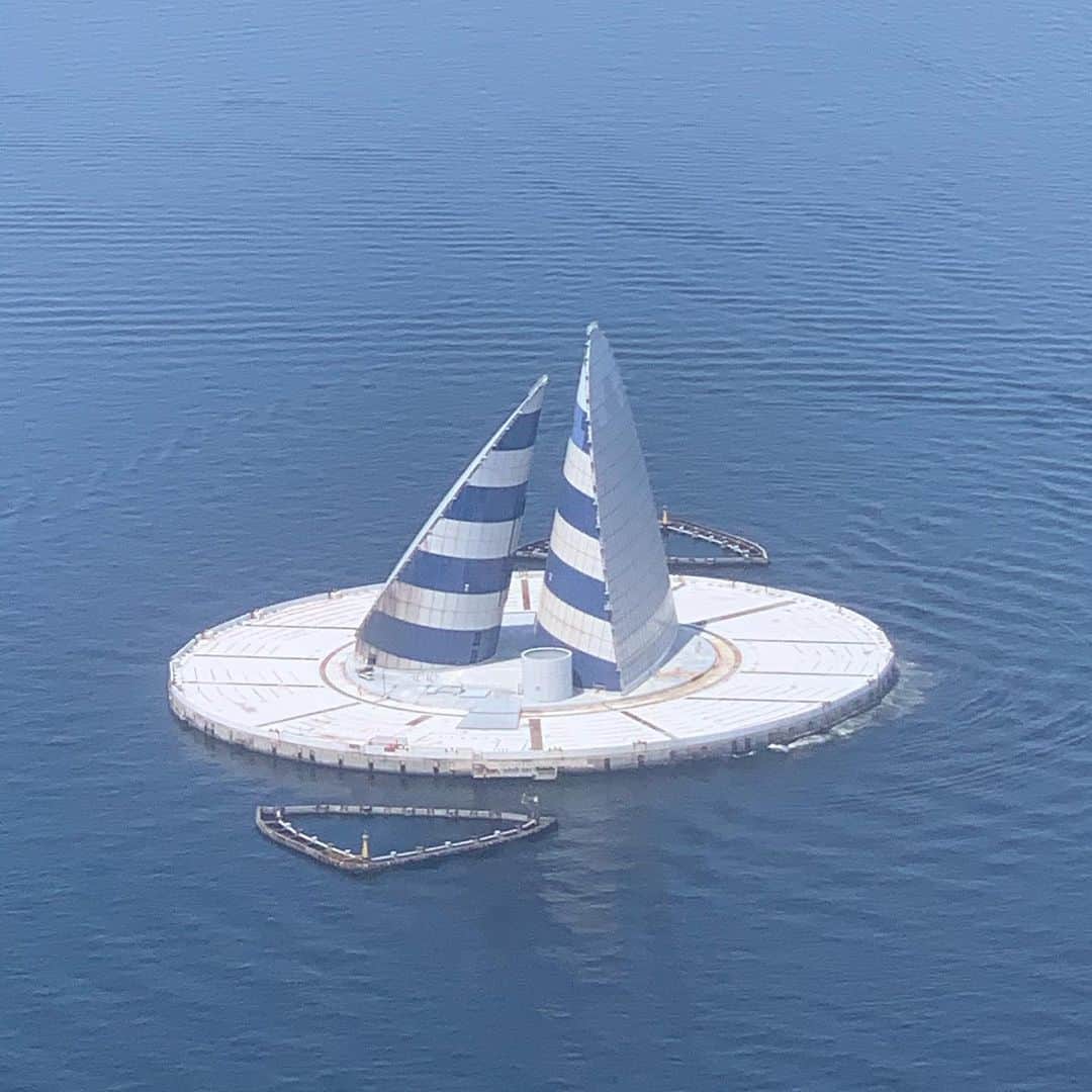 高橋茂雄さんのインスタグラム写真 - (高橋茂雄Instagram)「これ誰の島？ なにするところ？  現実の話です #あつもりじゃない世界 #海にある #謎」6月29日 13時25分 - shigeo0128