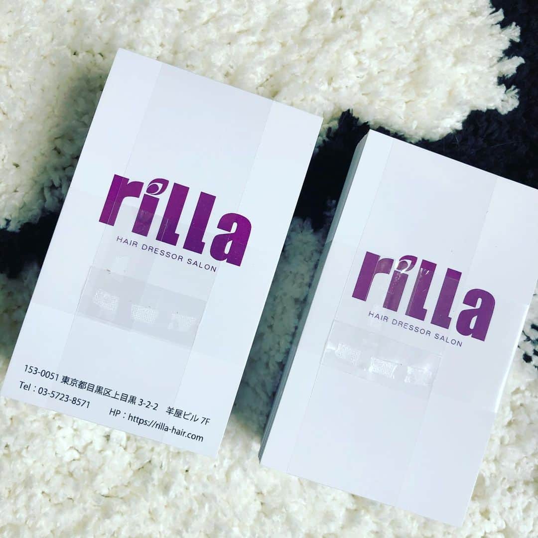 のインスタグラム：「スタイリストの個人の名刺が完成しました✨ シンプルなレイアウトが、個人的には好きです😊 デザイナーさんに、本当に感謝です🙏 7/1からのスタートに向けて、頑張っていきます🙇  riLLa 渡部幸也  #ヘアスタイル #ヘア #髪型 #ヘアカタログ #ヘアセット #くせ毛風パーマ #透明感カラー #hair #恵比寿美容院 #代官山美容室 #代官山美容院 #美容学生 #中目黒美容師 #代官山美容師 #恵比寿美容師 #中目黒美容室 #中目黒美容院 #恵比寿美容室 #サロンモデル #中目黒ランチ #恵比寿ランチ #riLLa #中目黒 #代官山 #恵比寿 #渋谷 #ar_magazine #murua #riLLa中目黒  #amerivintage」